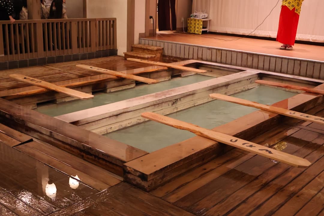 温泉と銭湯の効果の違いとは?成分・温度・体への作用を比較